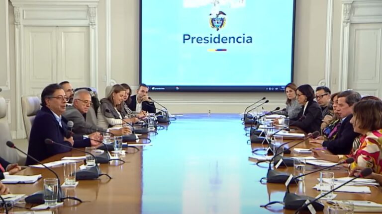 Gustavo Petro y consejo de ministros